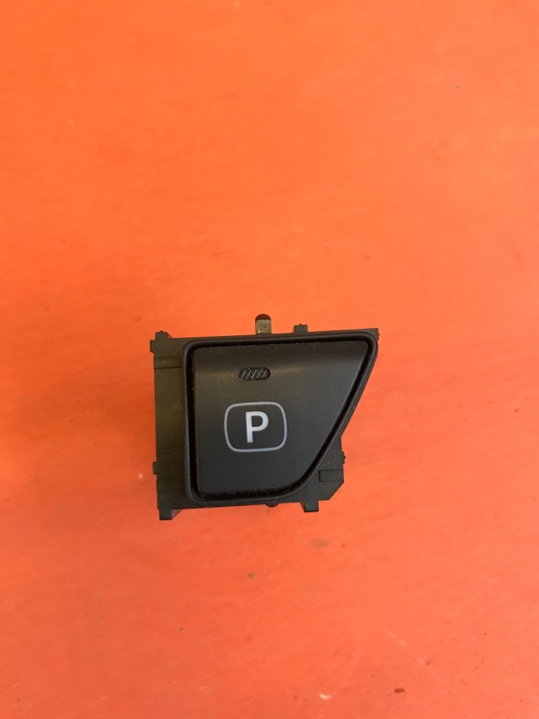 Кнопка парковки Toyota Prius ZVW55 2ZR-FXE 2016