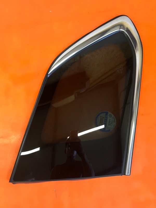 Стекло собачника Mitsubishi Outlander Phev GG2W 4B11-S61-Y61 2014 левое