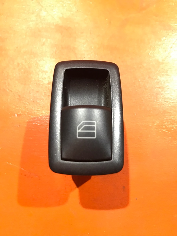 Кнопка стеклоподъемника Mercedes Benz Ml350 W164 642.820 OM642 2010 задняя левая