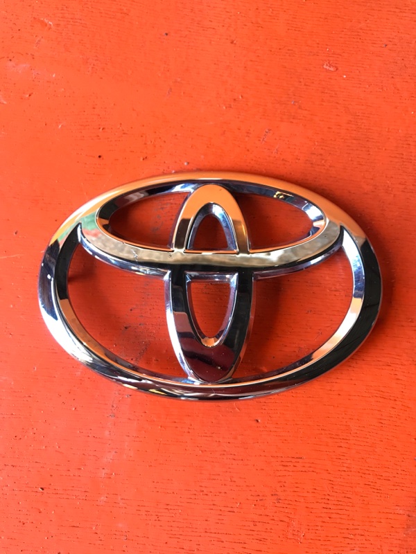 Логотип эмблема лейбл Toyota Prius ZVW55 2ZR-FXE 2021