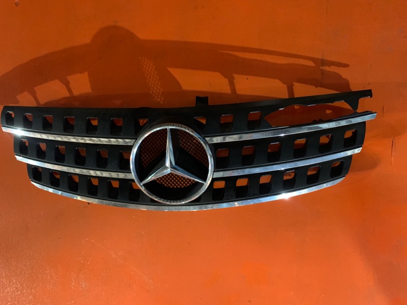Решетка радиатора Mercedes Benz Ml 350 W164.186 M272E35 2007