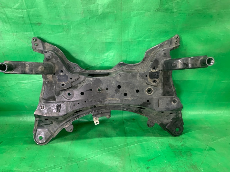 Балка под двс Toyota Prius ZVW55 2ZR-1NM-1MM 2016