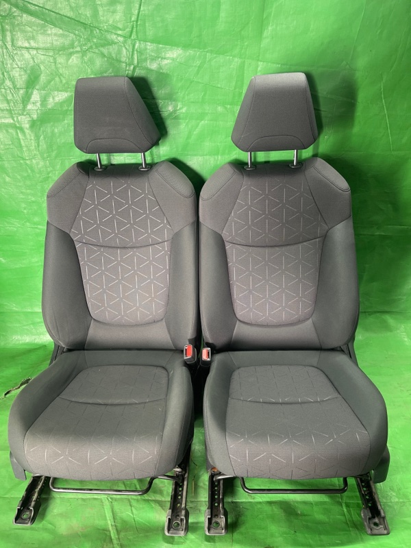 Сидения комплект Toyota Rav4 AXAH52 A25AFXS 2019