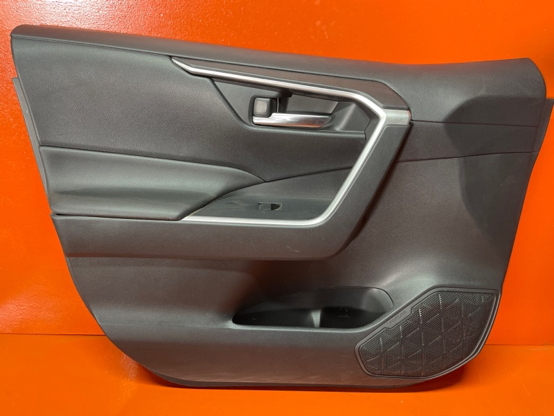 Обшивка двери Toyota Rav4 AXAH52 A25AFXS 2019 передняя левая
