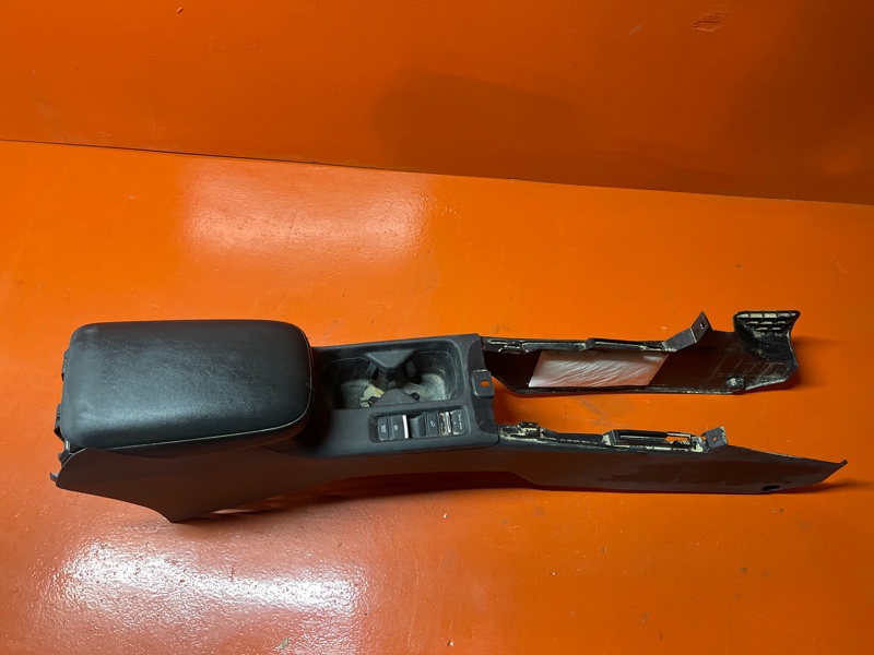 Подлокотник Honda Vezel RV6 2022