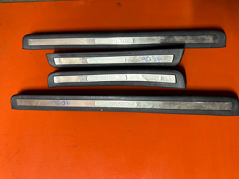 Накладка на порог Toyota Aristo 161 2JZGTE 2001