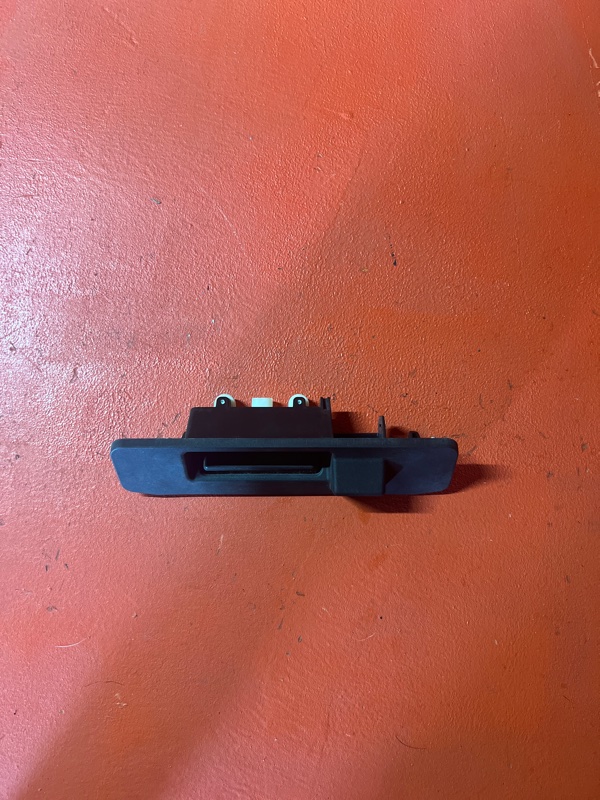 Кнопка открывания багажника Mercedes Benz A-Class 176042 270 (1600СС) 2013 ПРОБЕГ 53.000 КМ !!!