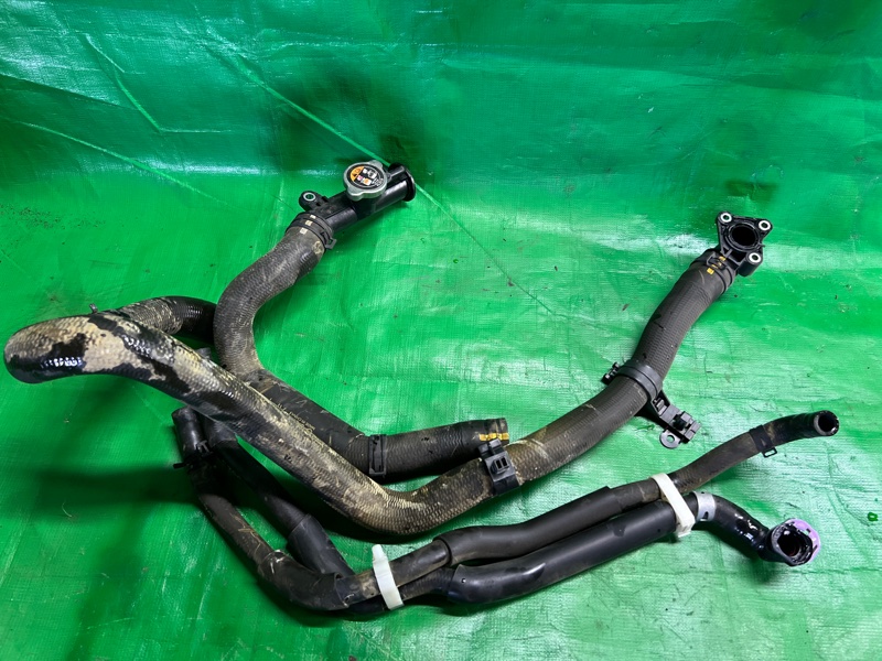 Патрубок системы охлаждения Mazda Mx-30 DREJ3P PE-MJ 2020 ПРОБЕГ 10.300 КМ !!!!