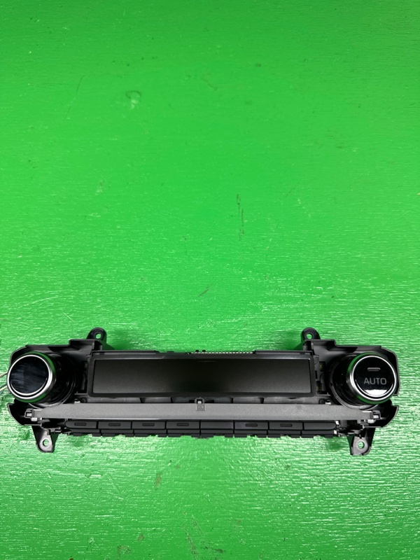 Блок управления климат-контролем Toyota Yaris MXPH10 M15A-FXE 2020 ПРОБЕГ 40.000 КМ !!!