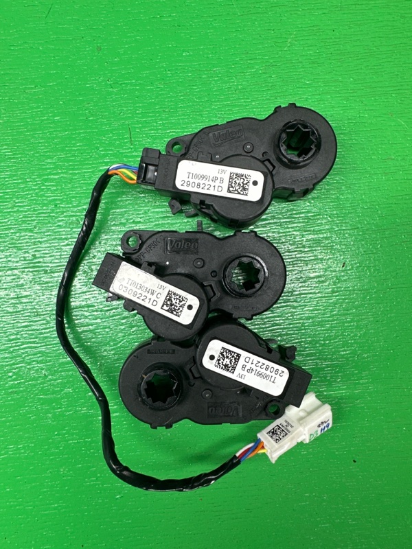 Сервопривод заслонок печки Nissan Aura FSNE13 HR12-EM47-MM48 2022 ПРОБЕГ 8000КМ !!!