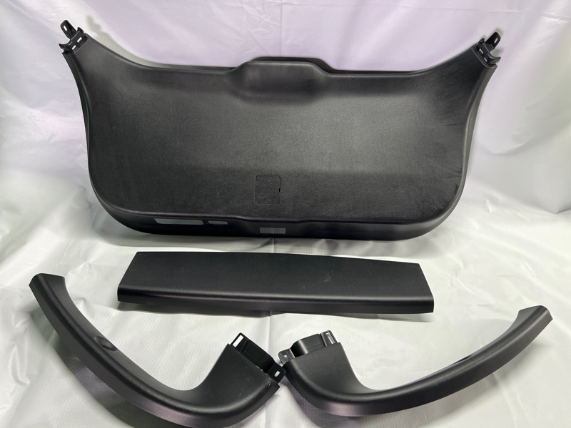 Обшивка двери багажника Mazda Mx-30 DREJ3P PE-MJ 2020 ПРОБЕГ 10.300 КМ !!!!