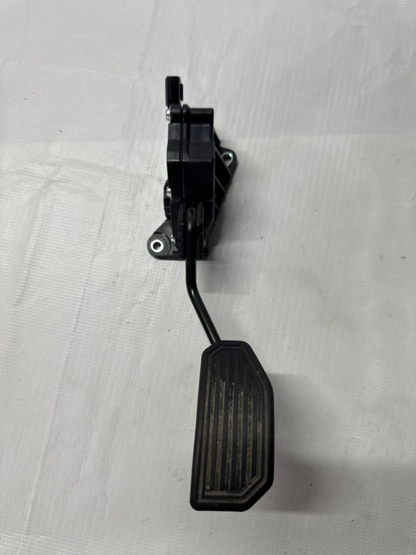 Педаль газа Lexus Rx450 GYL10 2GRFXE 2012
