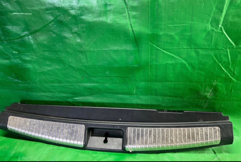 Накладка замка багажника Mercedes Benz Ml 350 W164.186 272 2009