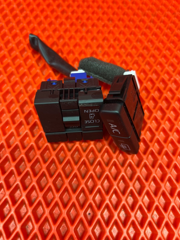 Кнопки прочее Toyota Roomy M900A 1KR-FE 2023