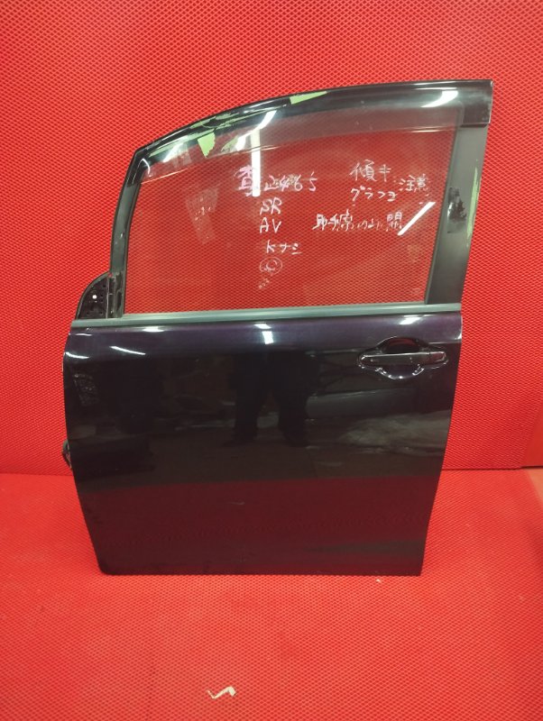 Дверь Toyota Noah ZWR80G 2ZR-FXE 2015 передняя левая