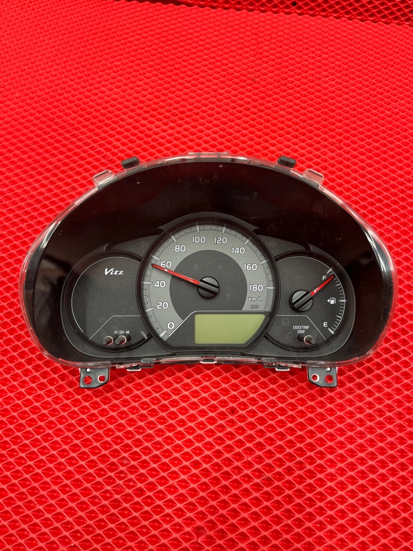 Спидометр Toyota Vitz KSP130 1KR 2019