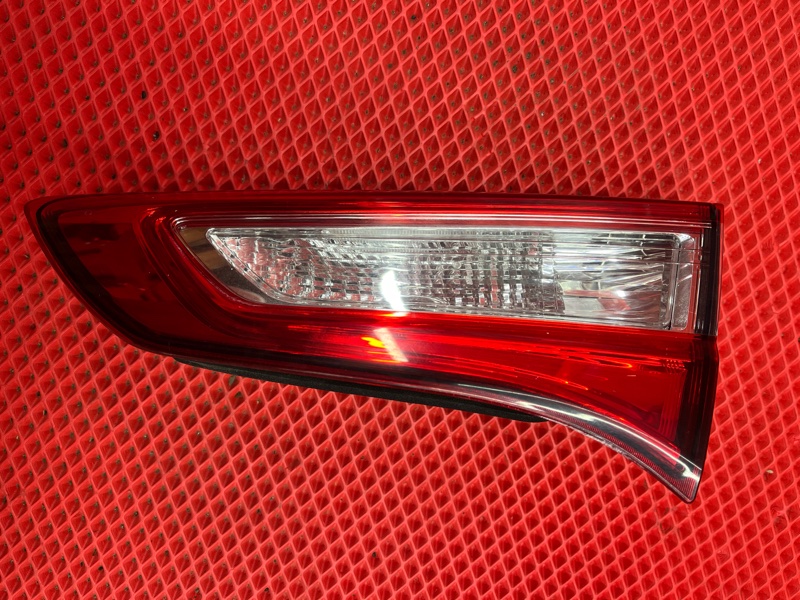 Стоп-вставка Toyota Vitz KSP130 1KR 2019 задняя правая