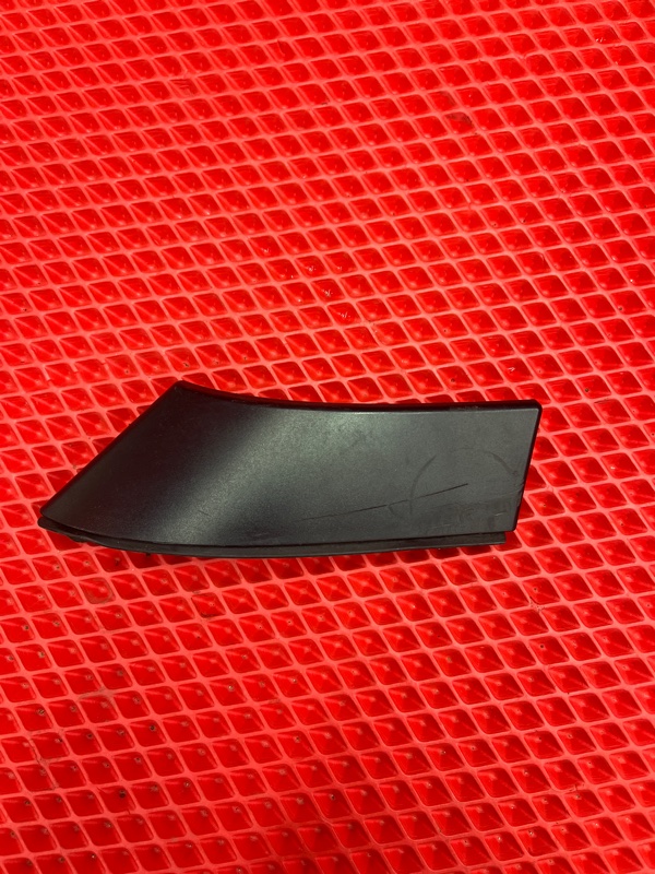 Накладка стойки лобового стекла Toyota Yaris Cross MXPJ15 M15A-1NM-1MM 2020 левая
