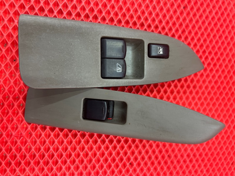 Блок управления стеклоподъемниками Nissan Atlas SZ2F24 ZD30 2016 передний