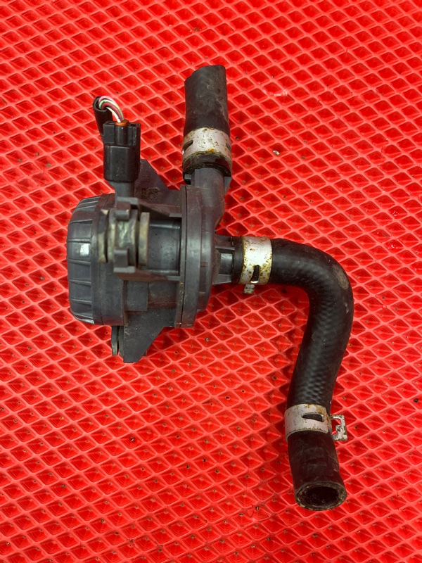 Помпа инвертора Toyota Camry AVV50 2AR-FXE 2012