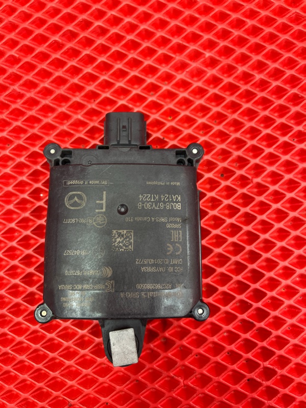 Датчик слепых зон Mazda Mazda 3 3DA-BP8P S8 2119 передний