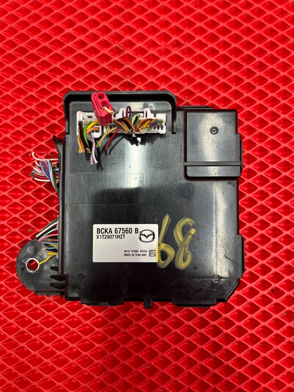Блок комфорта Mazda Mazda 3 3DA-BP8P S8 2119
