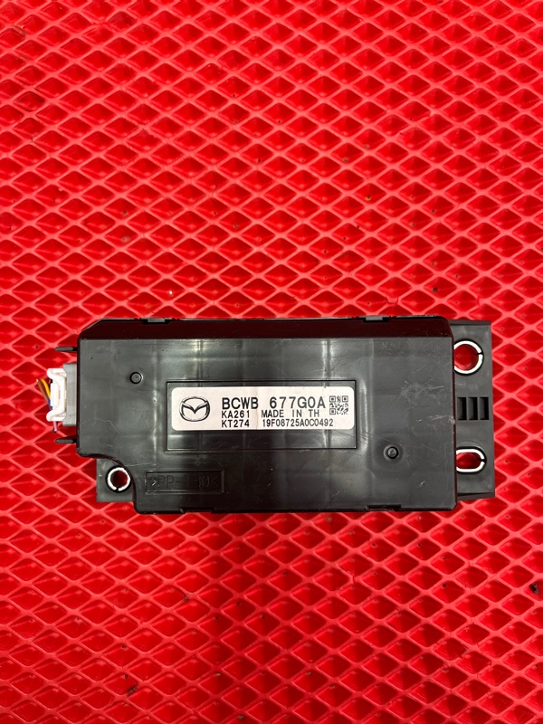 Блок комфорта Mazda Mazda 3 3DA-BP8P S8 2119