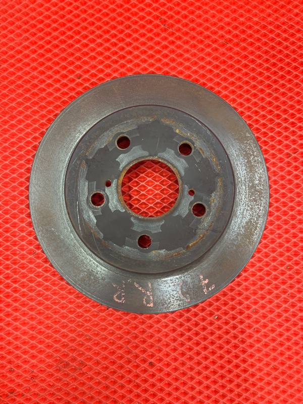 Тормозной диск Toyota Yaris Cross MXPJ15 M15A-1NM-1MM (1490CC) 2020 ПРОБЕГ 60 000КМ задний правый