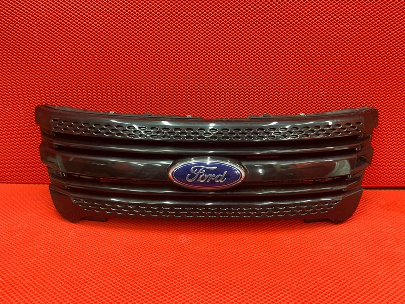 Решетка радиатора Ford Explorer SUV DURATEC 35 (3497 CC) 2013 пробег 122340 км