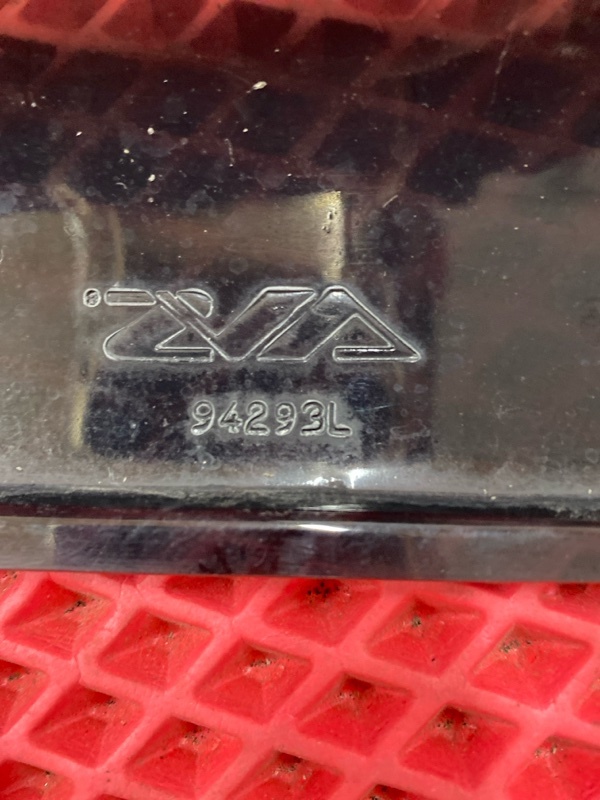 Ветровик на дверь задний EXPLORER 2013 пробег 122340 км U502 Duratec 35 (3497 cc)