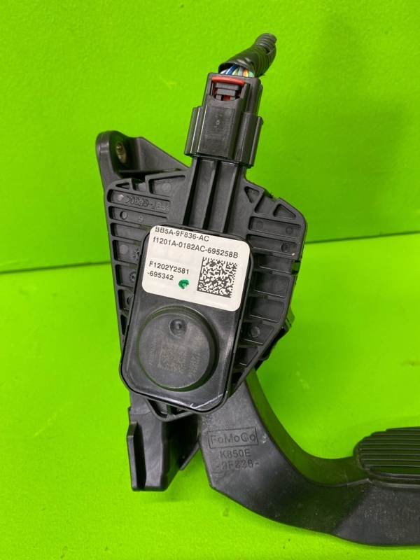 Педаль газа EXPLORER 2013 пробег 122340 км U502 Duratec 35 (3497 cc)