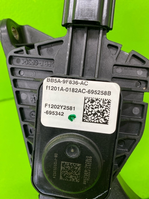 Педаль газа EXPLORER 2013 пробег 122340 км U502 Duratec 35 (3497 cc)