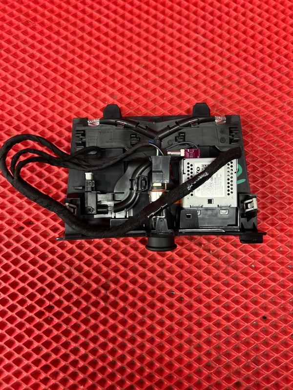 USB Разъем VOLVO XC40 XB420XC B4204T18