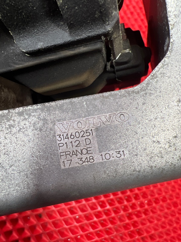 Подушка двигателя XC40 2018 ПРОБЕГ 17302км!!!! XB420XC B4204T18