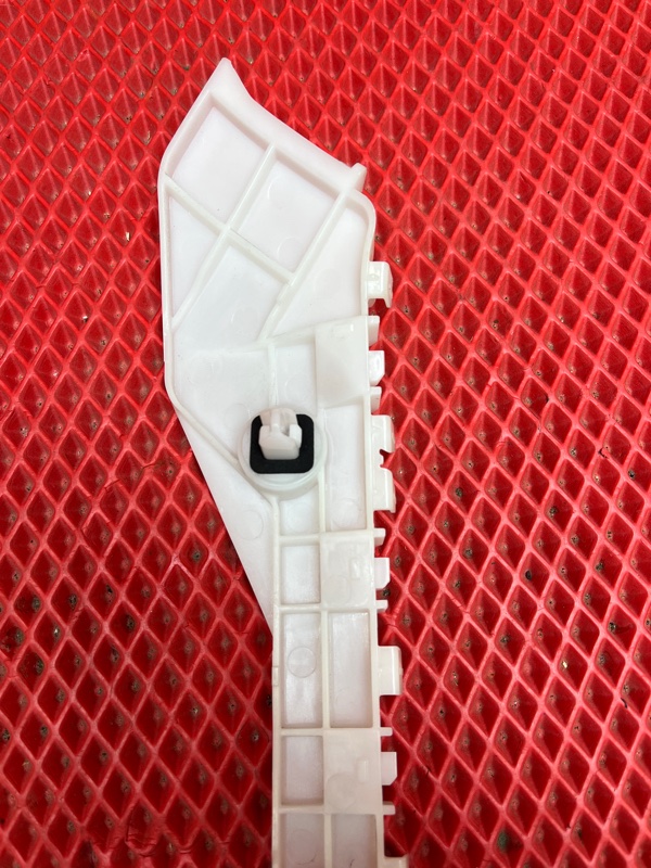 Крепление бампера заднее левое MITSUBISHI ECLIPSE CROSS GK1W 4B40