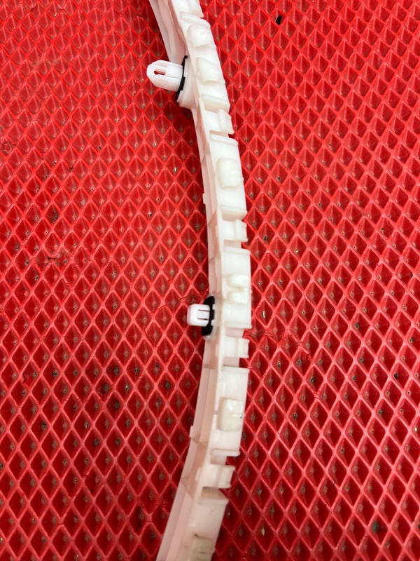 Крепление бампера заднее левое ECLIPSE CROSS 2018 GK1W 4B40