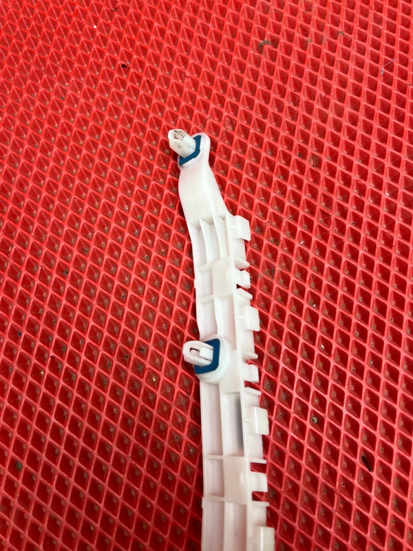 Крепление бампера заднее правое ECLIPSE CROSS 2018 GK1W 4B40