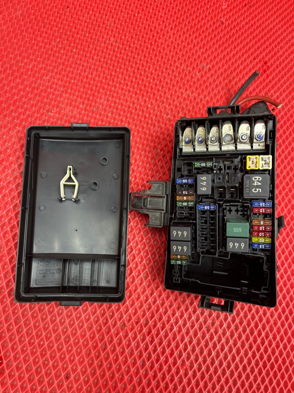 Блок предохранителей под капот AUDI Q2 2017 ABA-GACHZ CHZJ 5Q0907361 контрактная