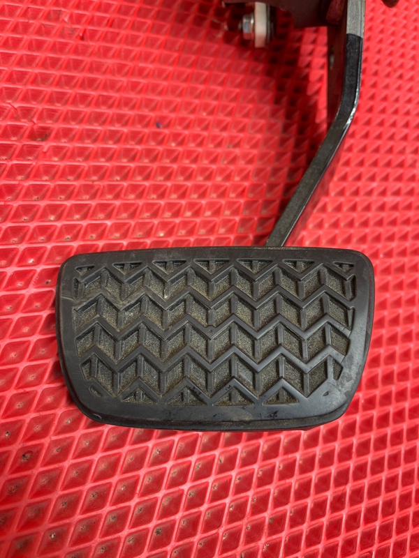 Педаль тормоза CROWN 2019 Цвет 202 (черный) AZSH20 A25A-FXS