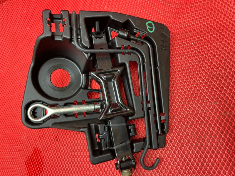 Набор инструментов TOYOTA HARRIER 2014 ZSU60 3ZR 64777-47030 контрактная