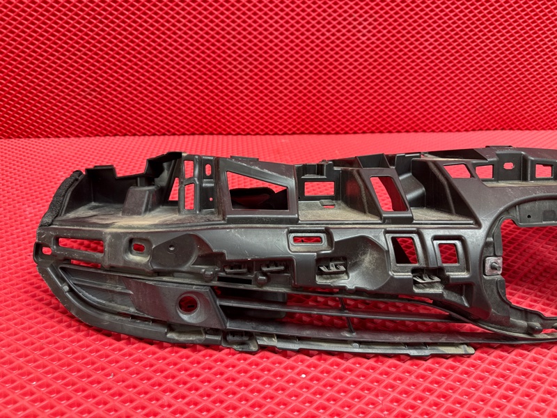 Решетка радиатора TOYOTA PRIUS ZVW51 2ZR-1NM (1800 сс) Решетка радиатора TOYOTA PRIUS ZVW51 2ZR-1NM (1800 сс)