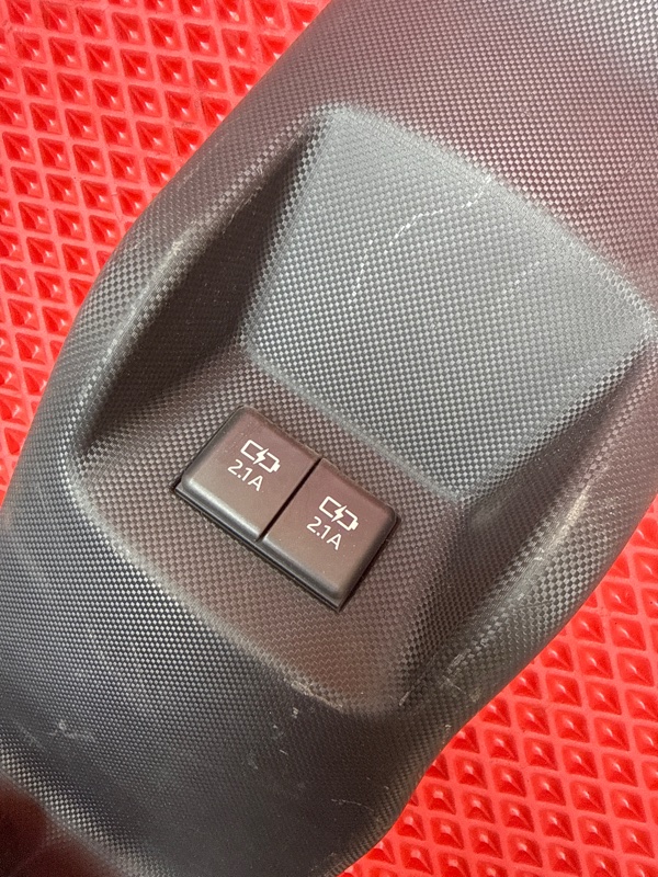 USB Разъем RAIZE 2019 г. цвет W25 (перламутр) A200A 1KR (996 cc ) USB Разъем RAIZE 2019 г. цвет W25 (перламутр) A200A 1KR (996 cc )