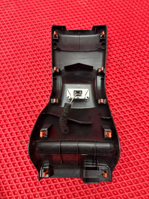 USB Разъем RAIZE 2019 г. цвет W25 (перламутр) A200A 1KR (996 cc ) USB Разъем RAIZE 2019 г. цвет W25 (перламутр) A200A 1KR (996 cc )