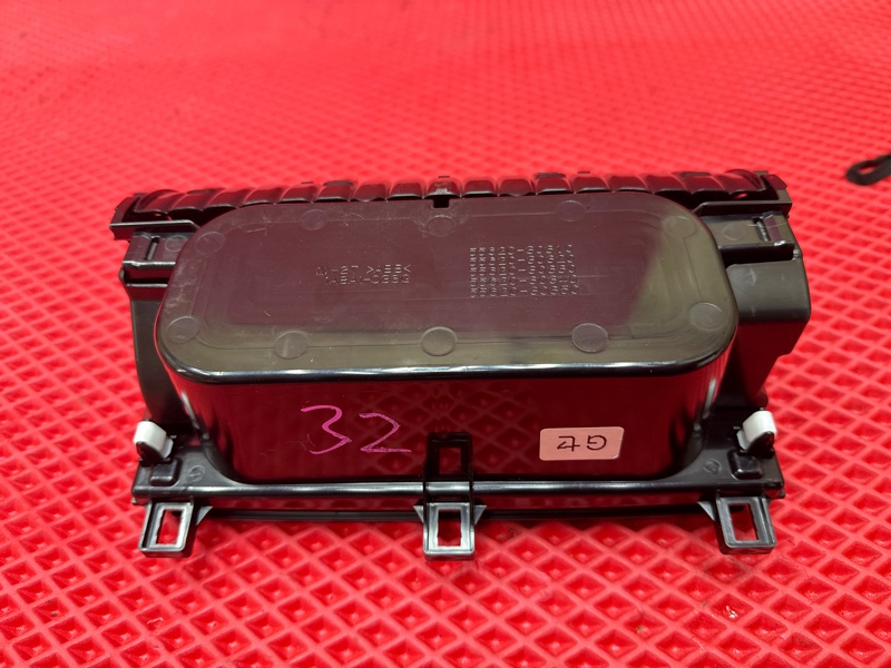 Подстаканник GS300H 2014 Пробег 61384 км. AWL10 2AR-FSE (2500 сс)