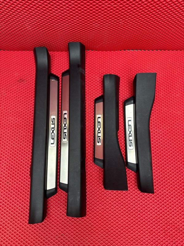 Накладка на порог салона LEXUS GS300H 2014 Пробег 61384 км. AWL10 2AR-FSE (2500 сс) 67910-30070 контрактная