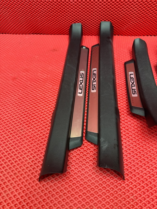 Накладка на порог салона GS300H 2014 Пробег 61384 км. AWL10 2AR-FSE (2500 сс)
