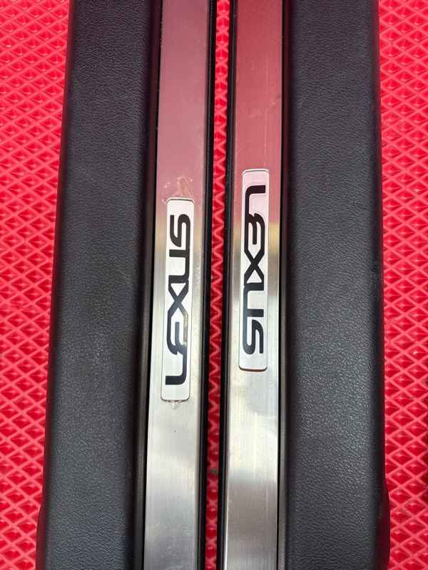 Накладка на порог салона GS300H 2014 Пробег 61384 км. AWL10 2AR-FSE (2500 сс)