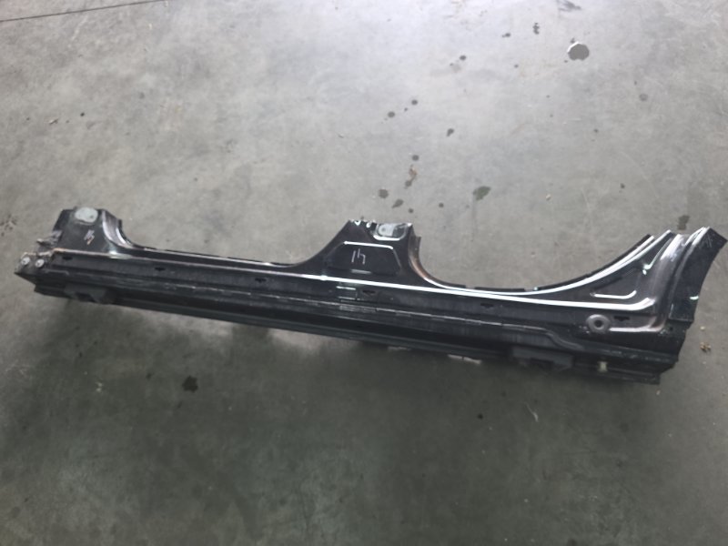 Порог кузова левый MERCEDES BENZ B180 2012 г. ПРОБЕГ 62850 км. W246 M270E16 (1600cc) A2466371135 контрактная