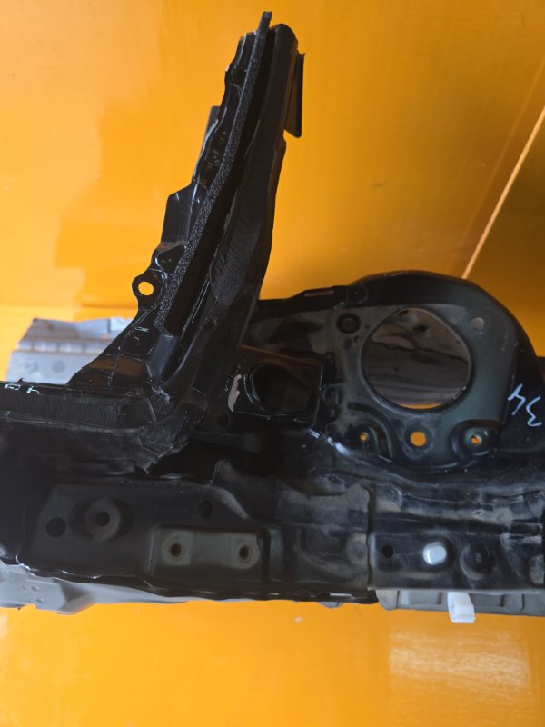 Лонжерон правый COROLLASPORT 2019 г. ПРОБЕГ 45651 км. NRE210 8NR 1200cc