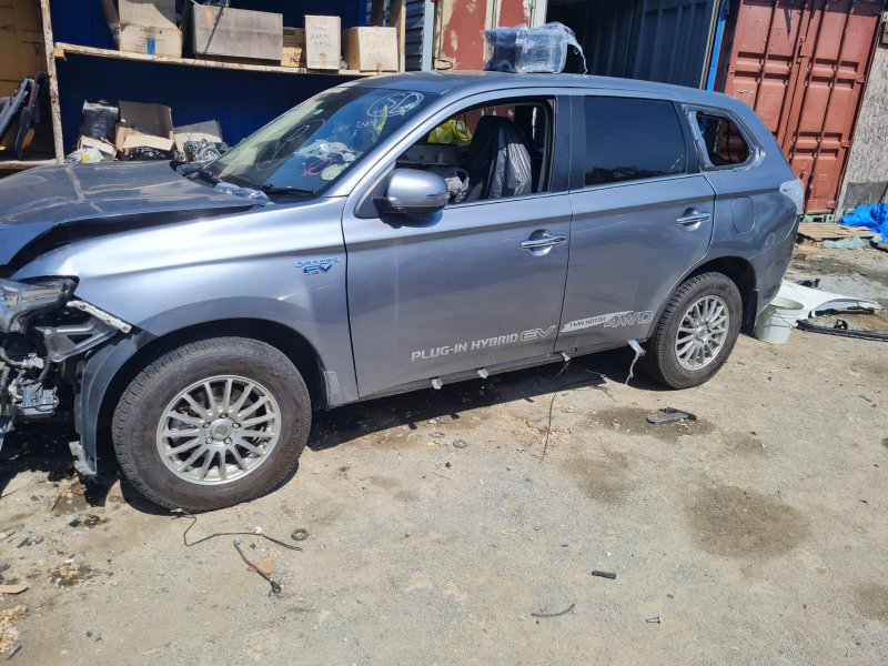Автомобиль MITSUBISHI OUTLANDER PHEV GG2W 4B11-S61-Y61 2014 года в разбор